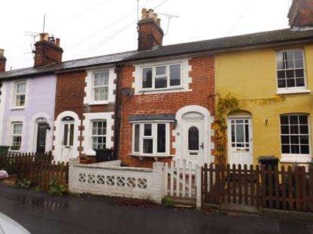  Image of 2 bedroom Terraced house for sale in Crouch Road Burnham-on-Crouch CM0 at Burnham On Crouch Essex Burnham-on-Crouch, CM0 8DX